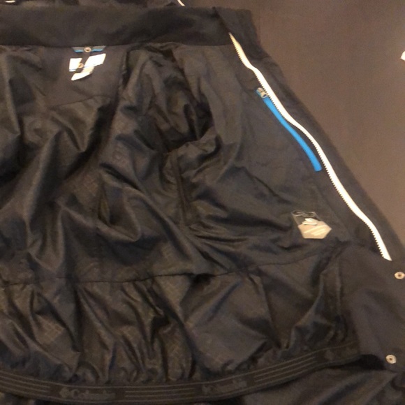 Women’s Columbia Ski Jacket - Picture 11 of 15